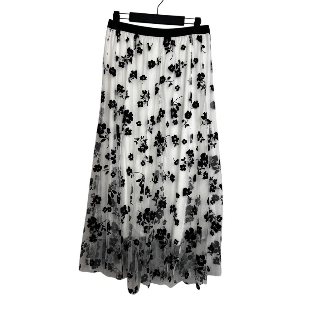 479. Black White Floral Mesh Midi Skirt Size L